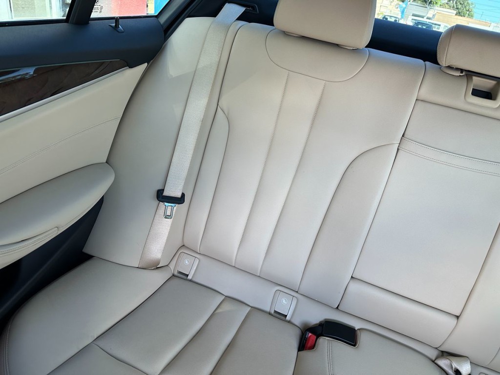 2018 BMW 5 Series Image 16