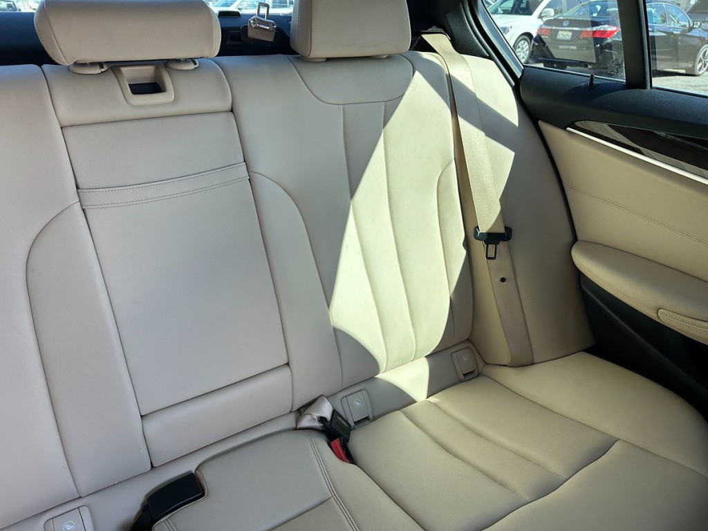 2018 BMW 5 Series Image 18
