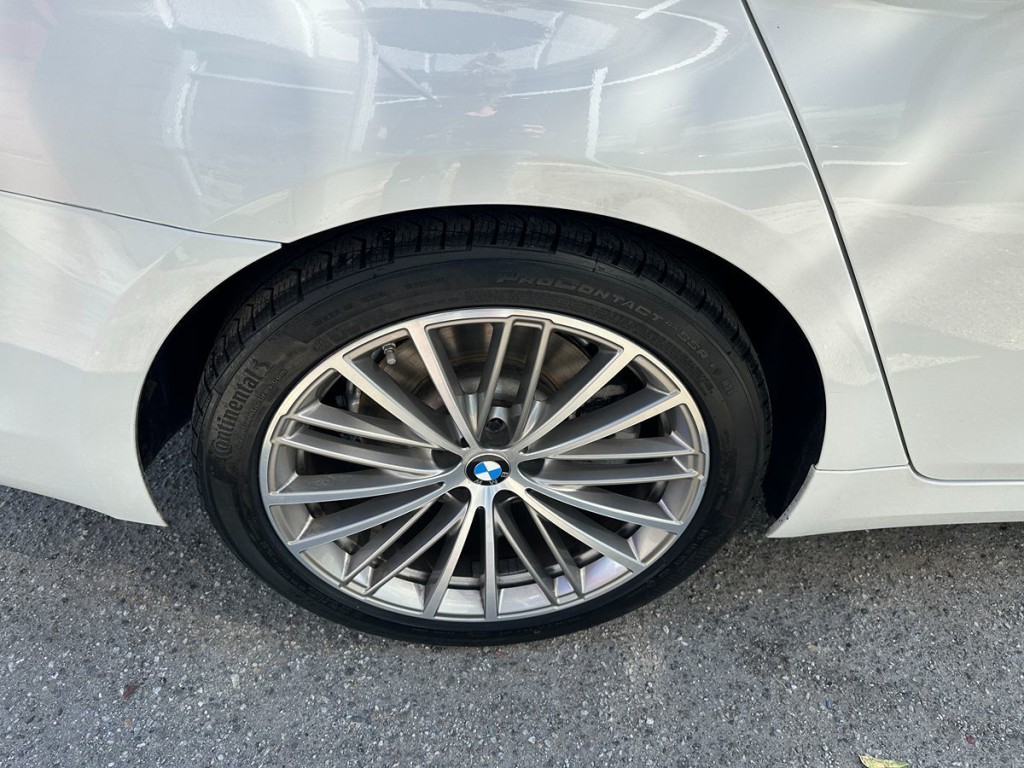 2018 BMW 5 Series Image 23