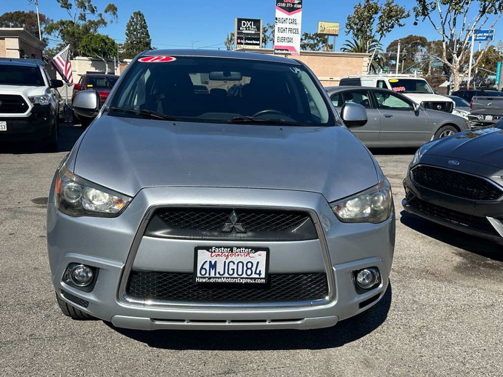 2012 Mitsubishi Outlander Image 2