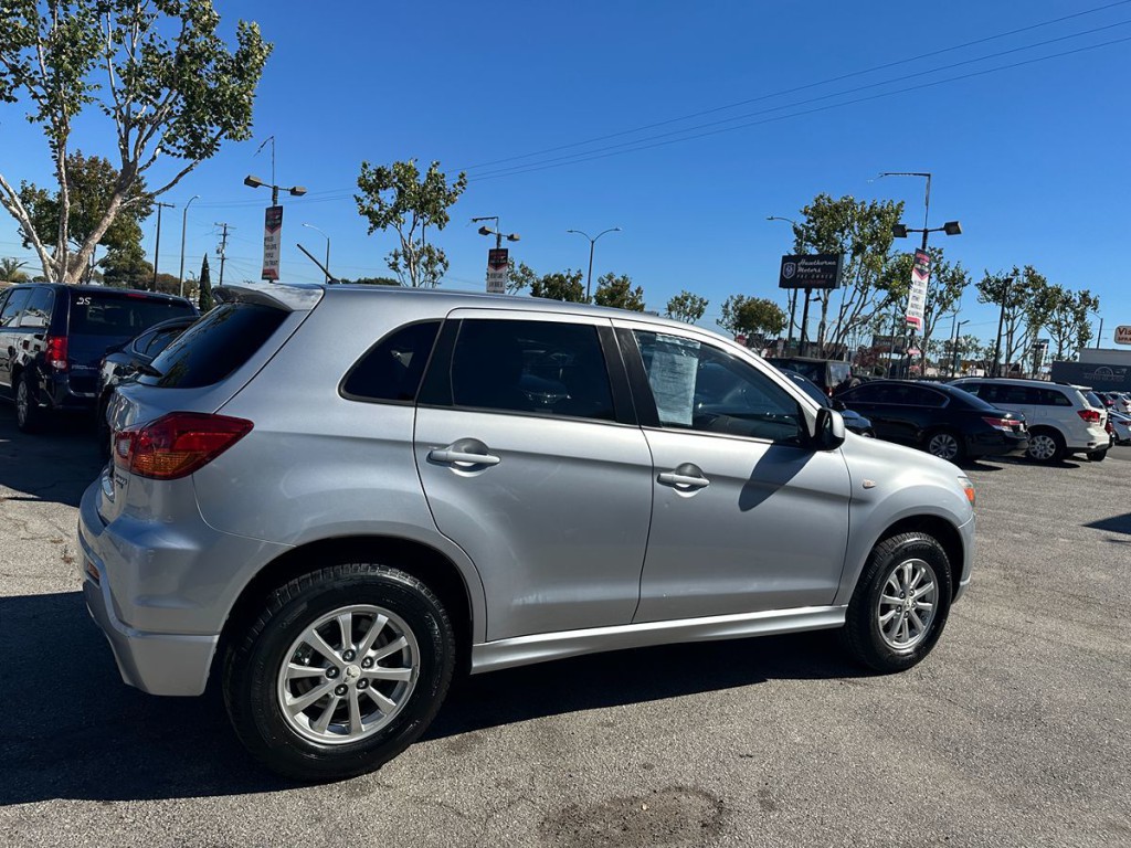 2012 Mitsubishi Outlander Image 8