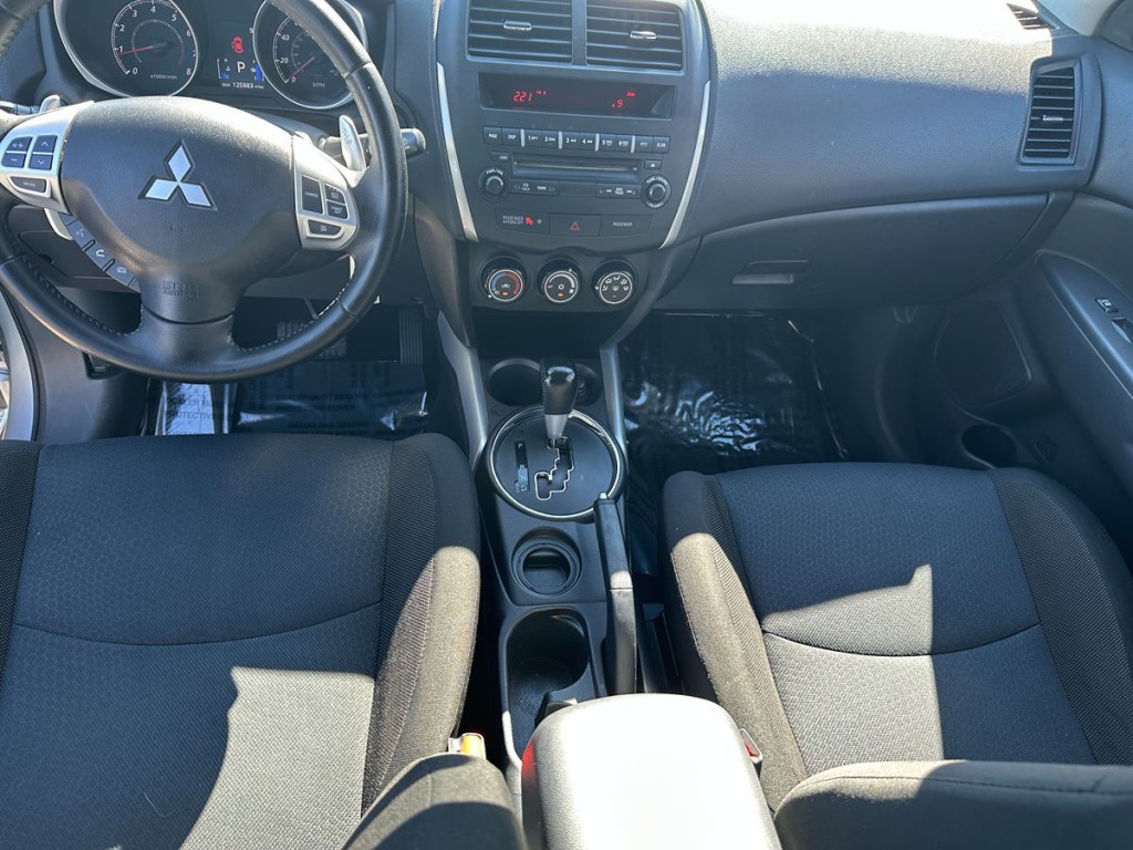 2012 Mitsubishi Outlander Image 11
