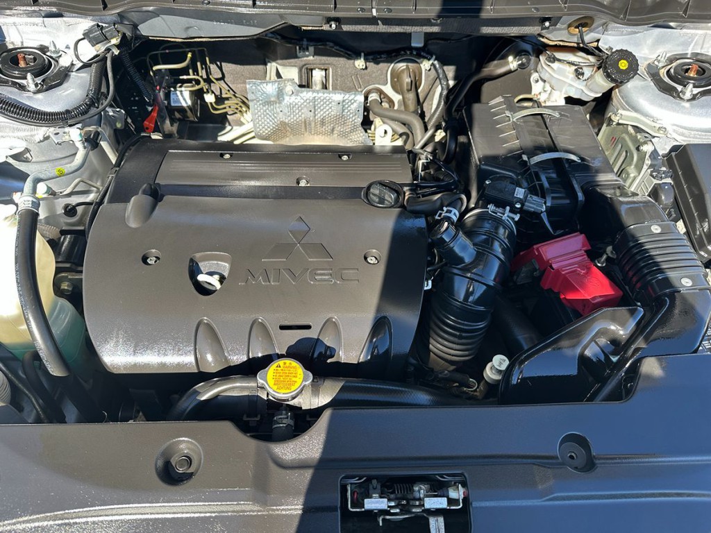 2012 Mitsubishi Outlander Image 22