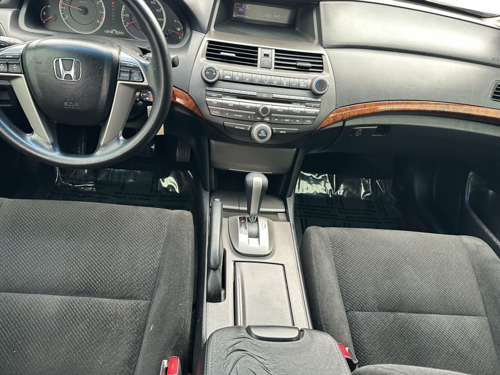 2011 Honda Accord Image 10