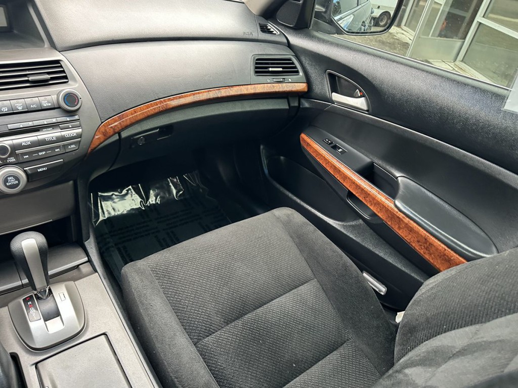 2011 Honda Accord Image 12