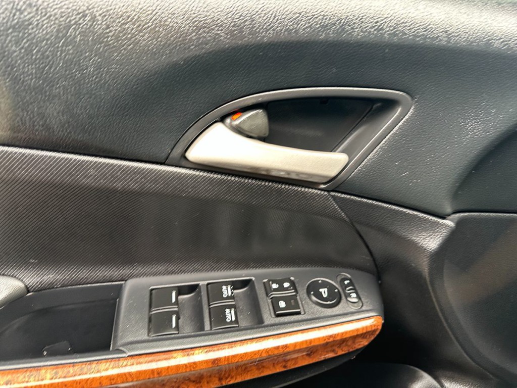 2011 Honda Accord Image 18