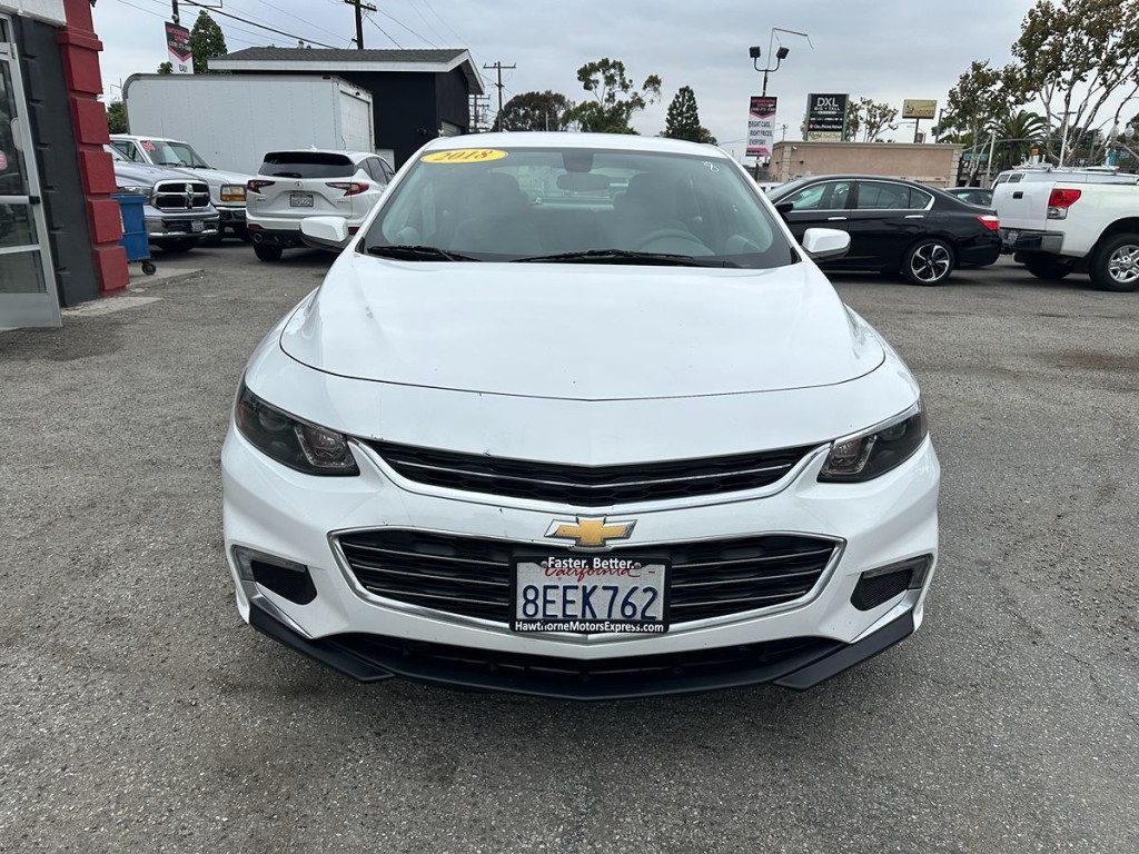 2018 Chevrolet Malibu Image 2