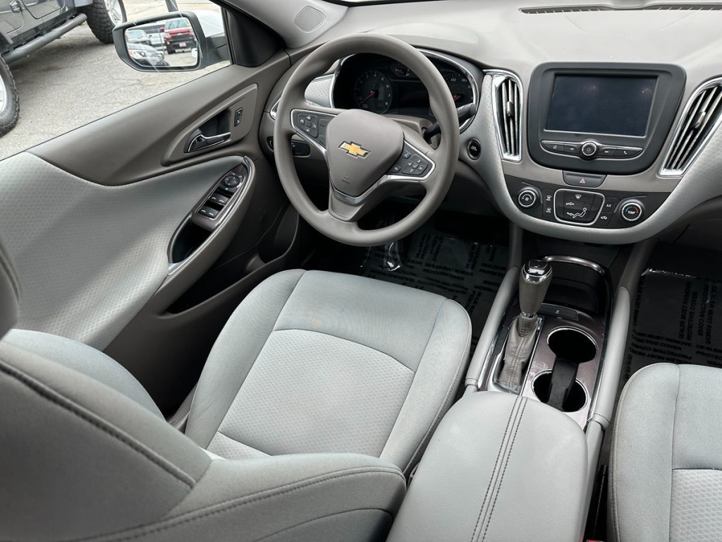 2018 Chevrolet Malibu Image 11