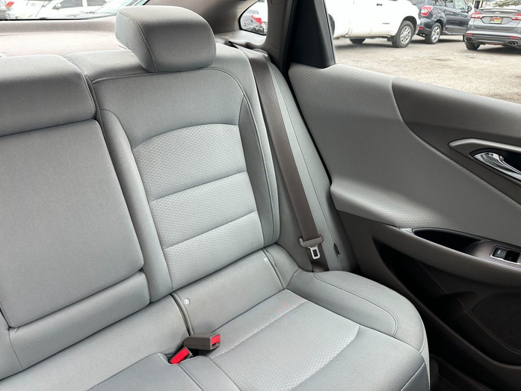 2018 Chevrolet Malibu Image 20