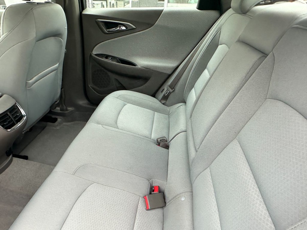 2018 Chevrolet Malibu Image 21