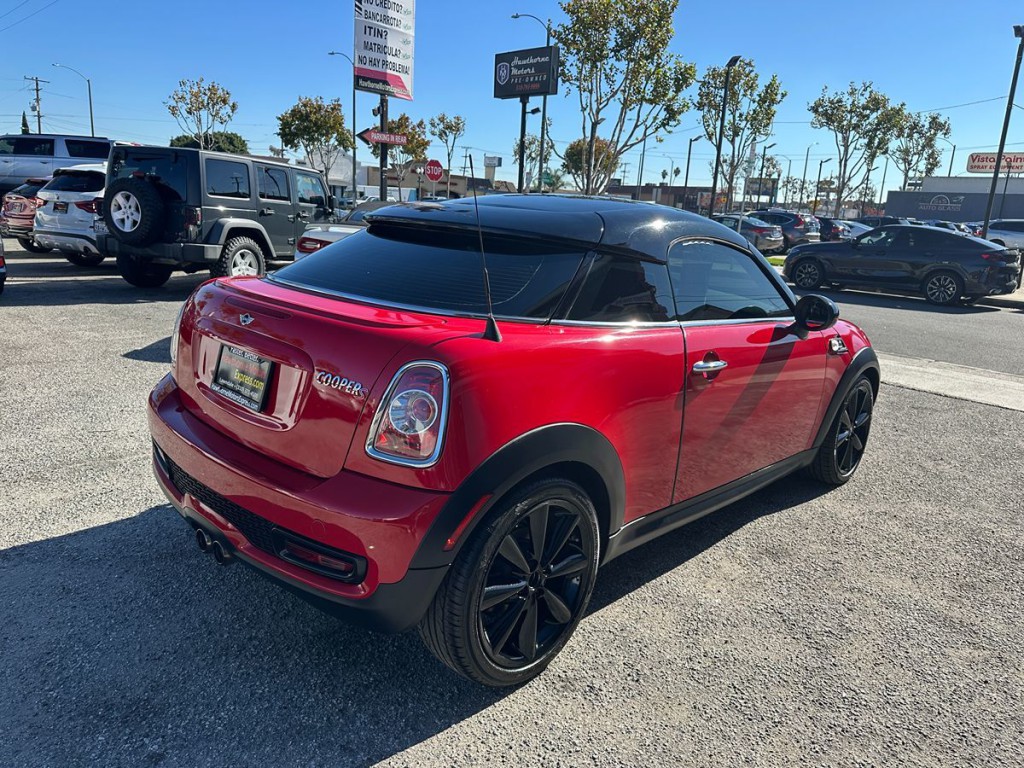 2012 MINI Cooper Image 7