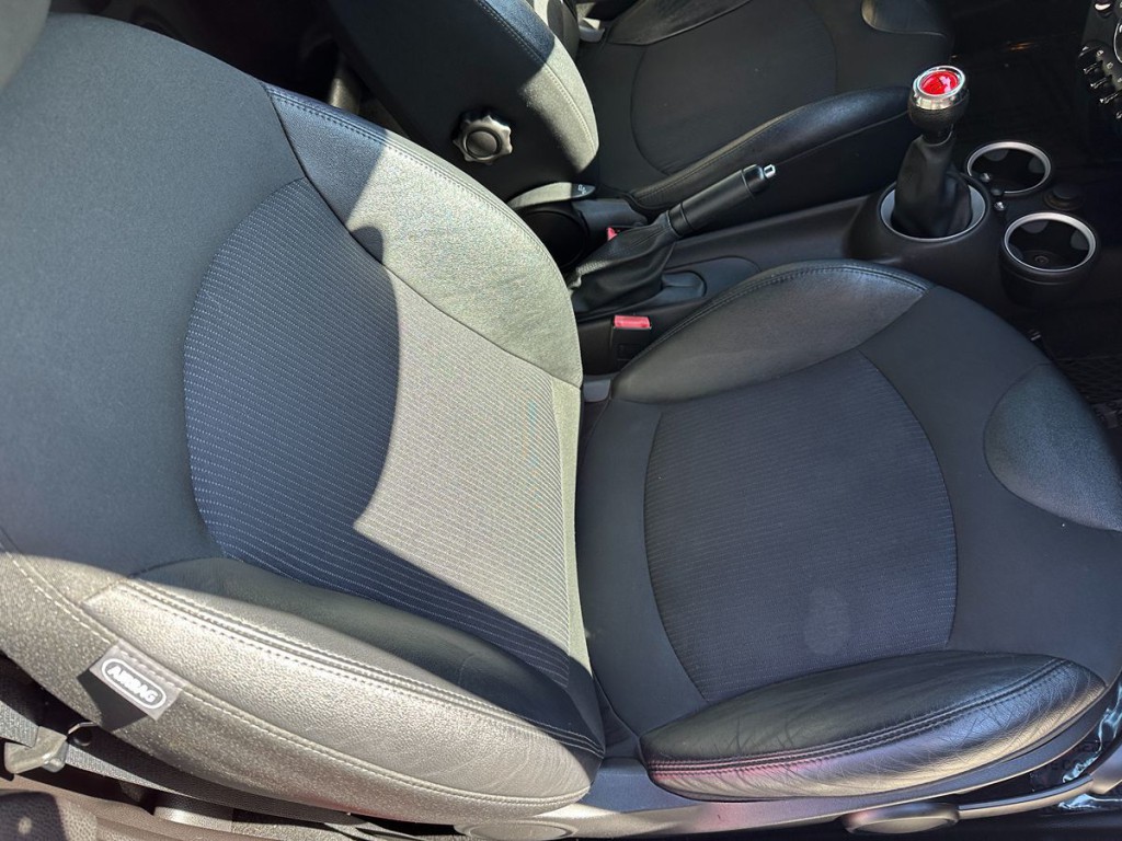 2012 MINI Cooper Image 10