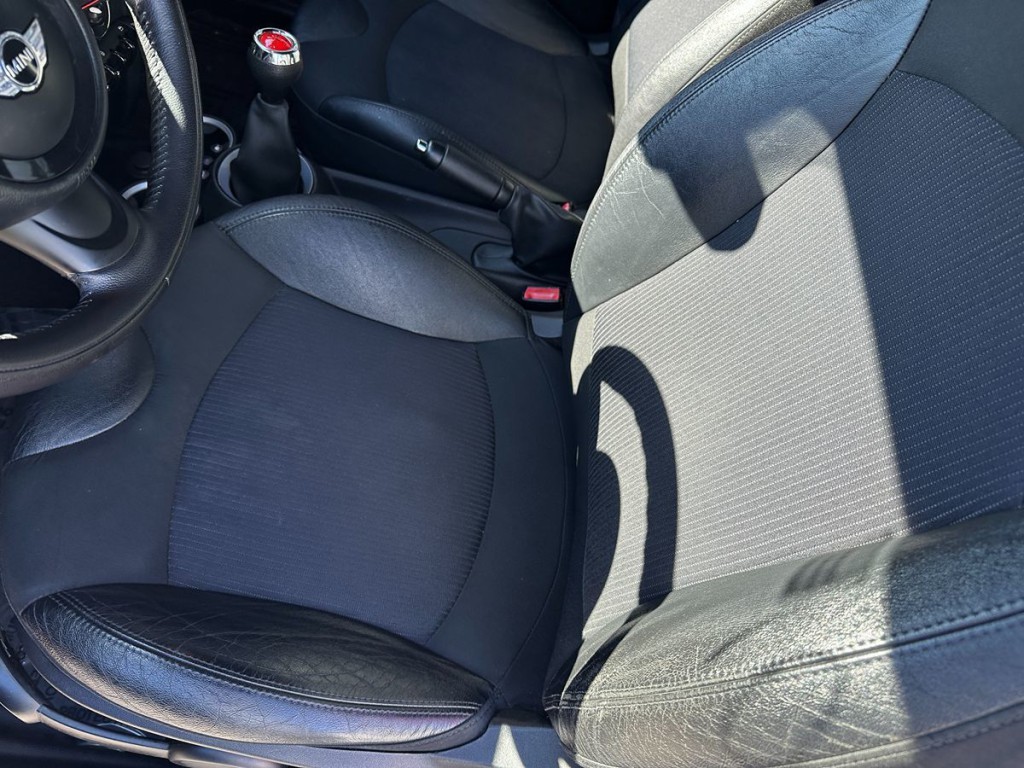 2012 MINI Cooper Image 15