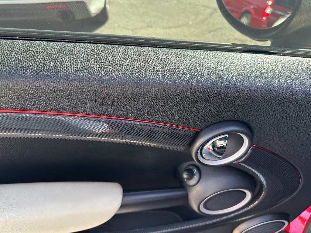 2012 MINI Cooper Image 16