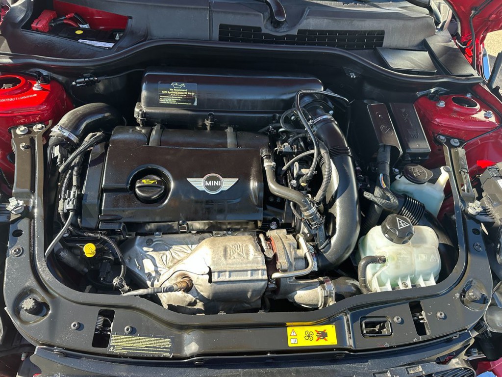 2012 MINI Cooper Image 17
