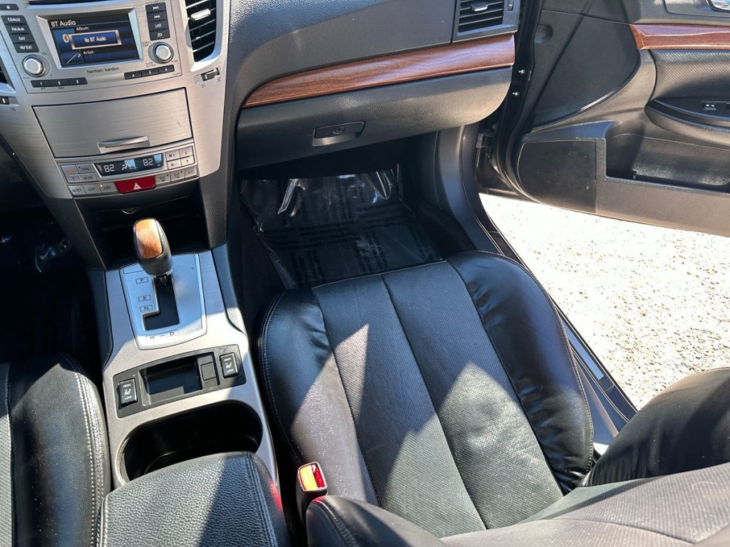 2013 Subaru Outback Image 12