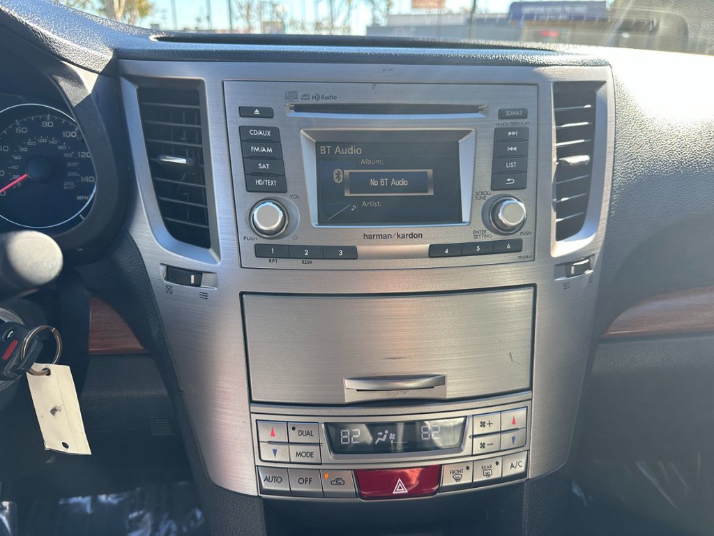 2013 Subaru Outback Image 21