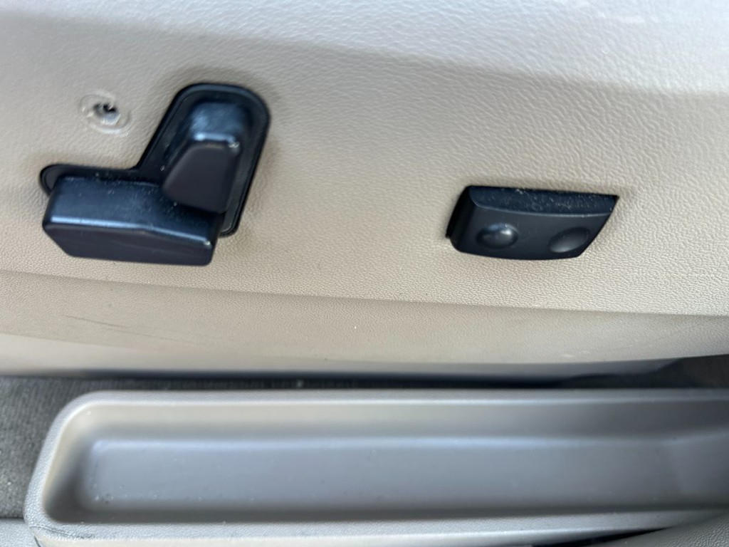 2014 Chrysler Town & Country Image 22