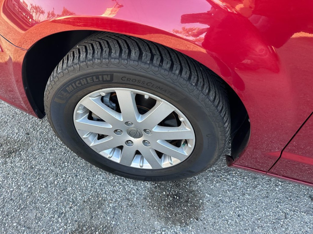 2014 Chrysler Town & Country Image 24