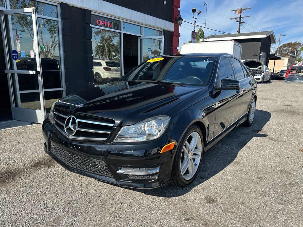 2014 Mercedes-Benz C-Class Image 3