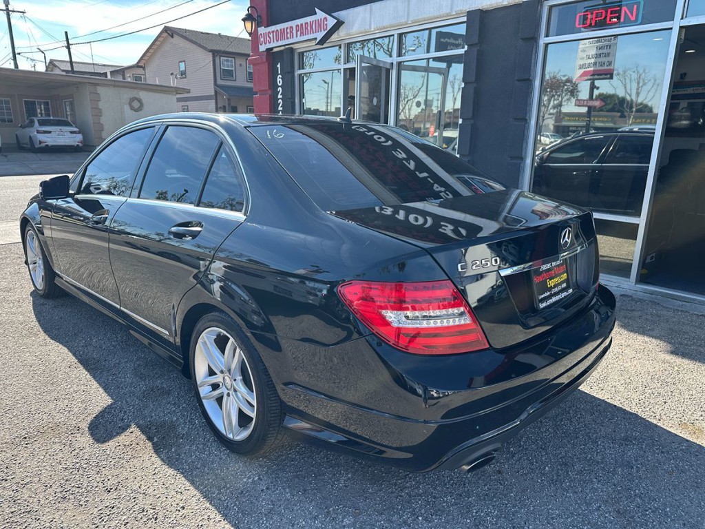 2014 Mercedes-Benz C-Class Image 5