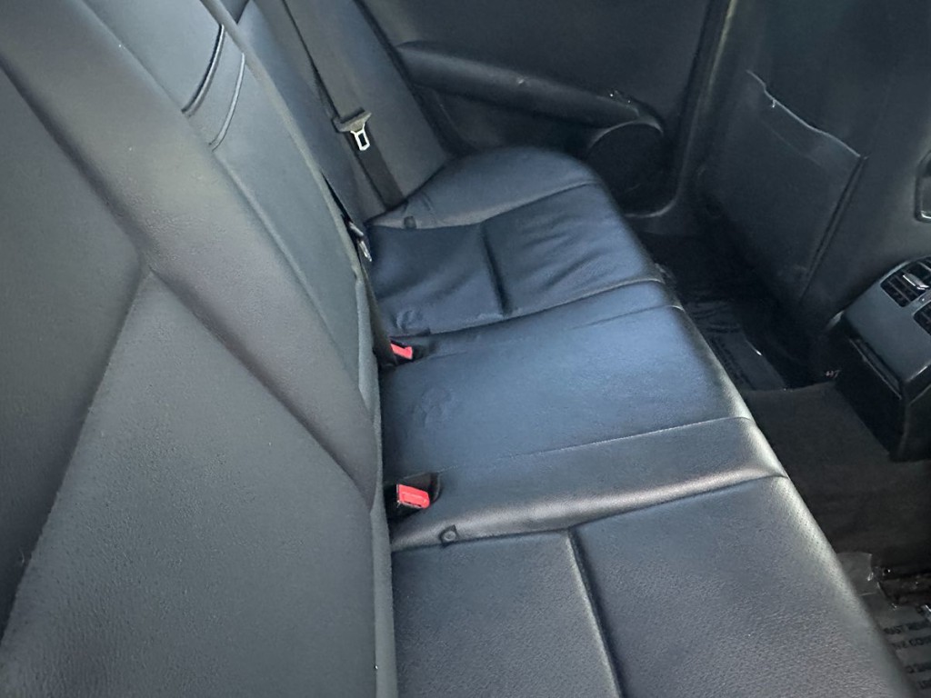 2014 Mercedes-Benz C-Class Image 21