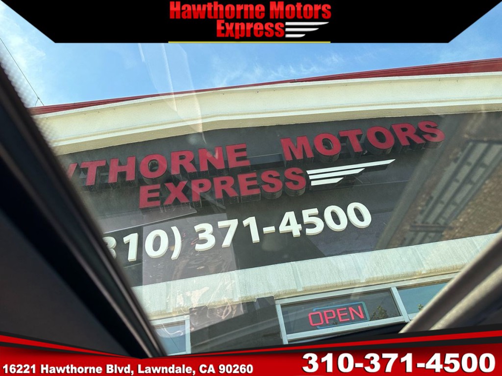 2014 Mercedes-Benz C-Class Image 16