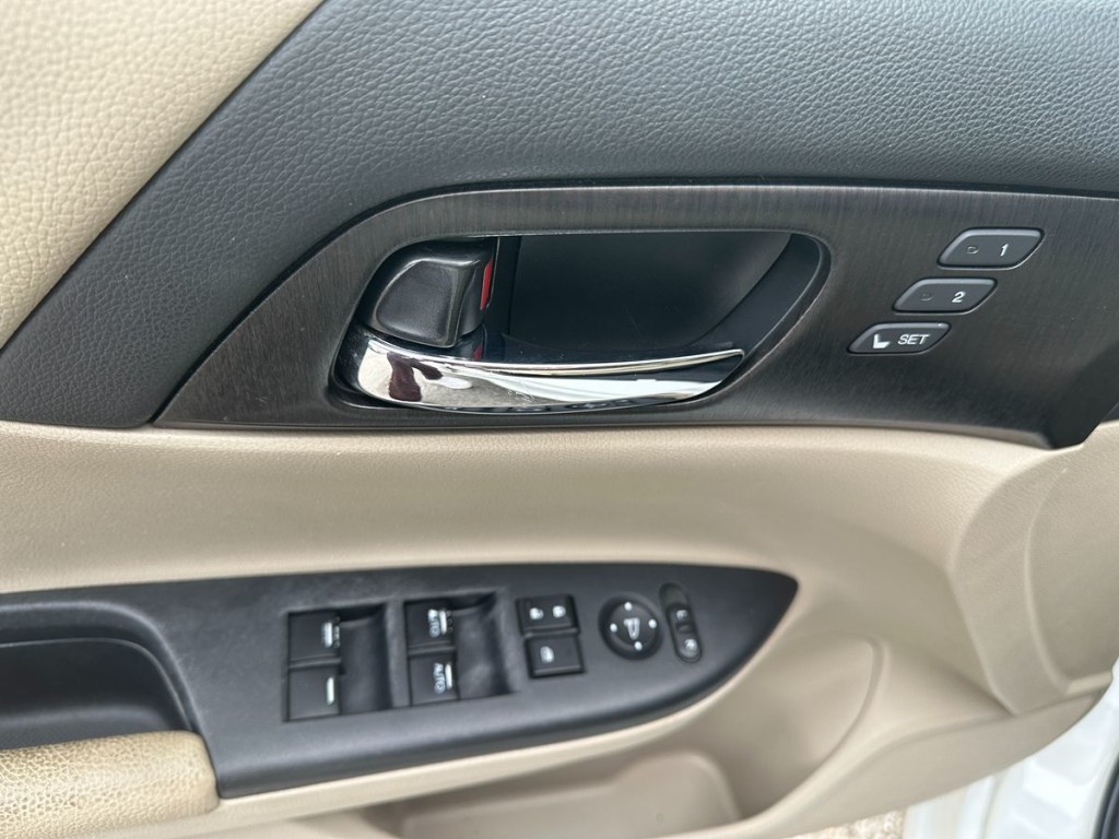2014 Honda Accord Image 18