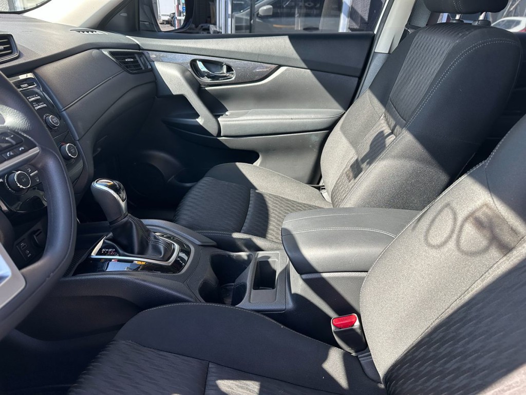 2017 Nissan Rogue Image 10