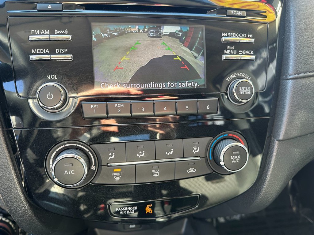 2017 Nissan Rogue Image 12