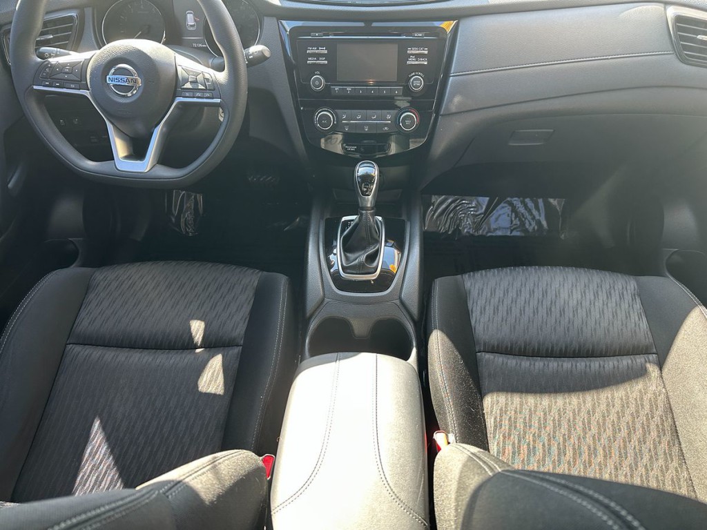 2017 Nissan Rogue Image 13