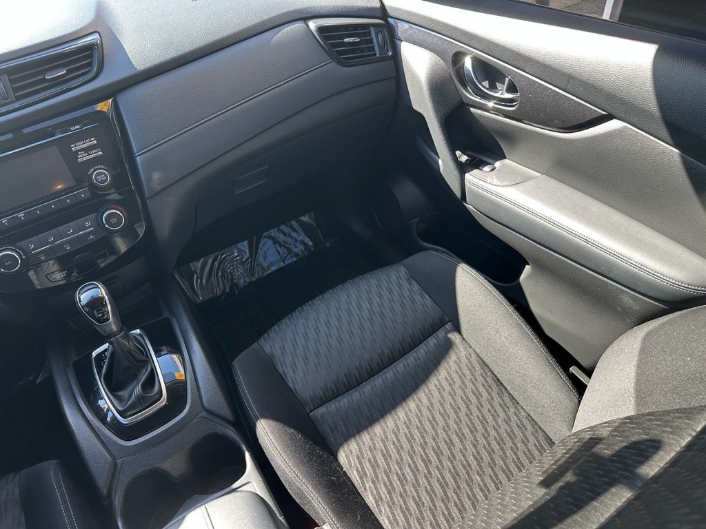 2017 Nissan Rogue Image 14