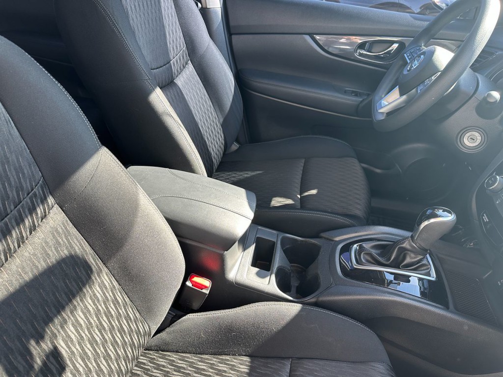 2017 Nissan Rogue Image 15