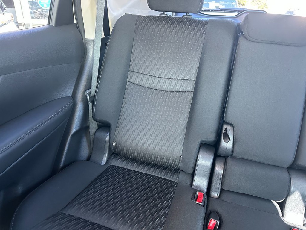 2017 Nissan Rogue Image 19