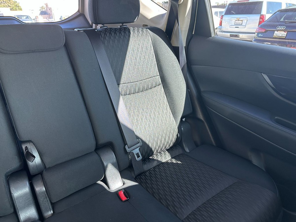 2017 Nissan Rogue Image 20