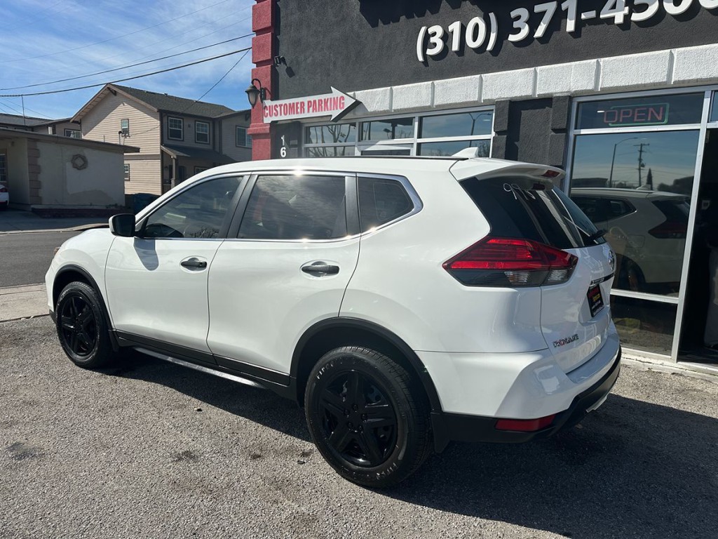 2017 Nissan Rogue Image 5
