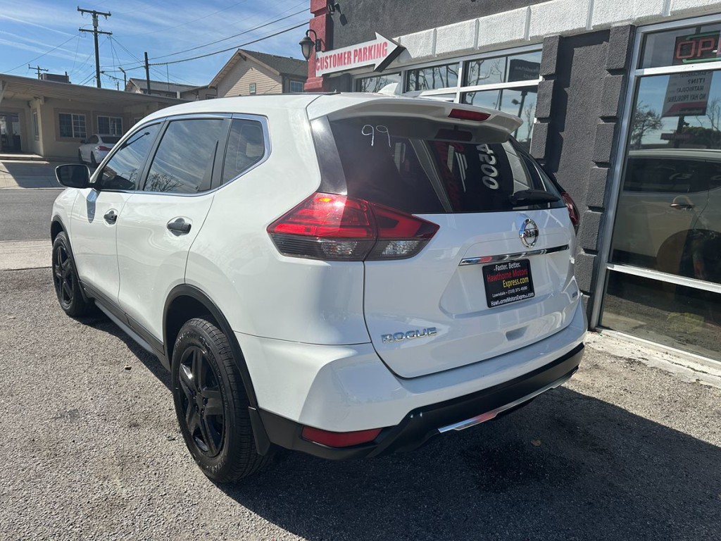 2017 Nissan Rogue Image 6