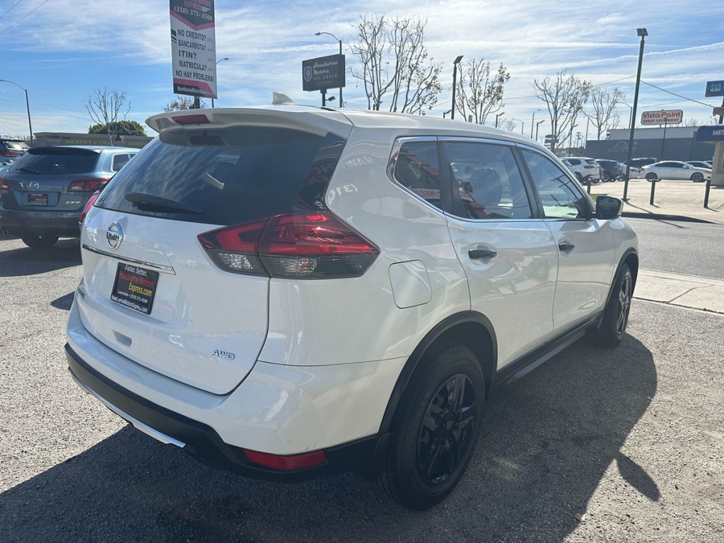 2017 Nissan Rogue Image 8