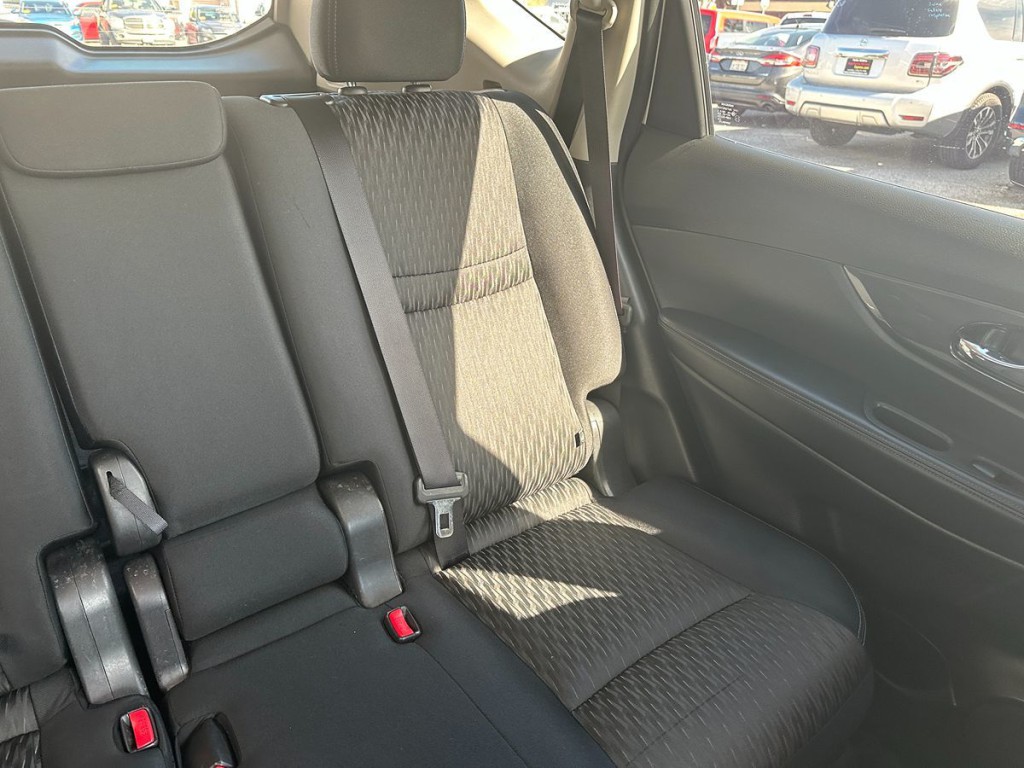 2017 Nissan Rogue Image 20