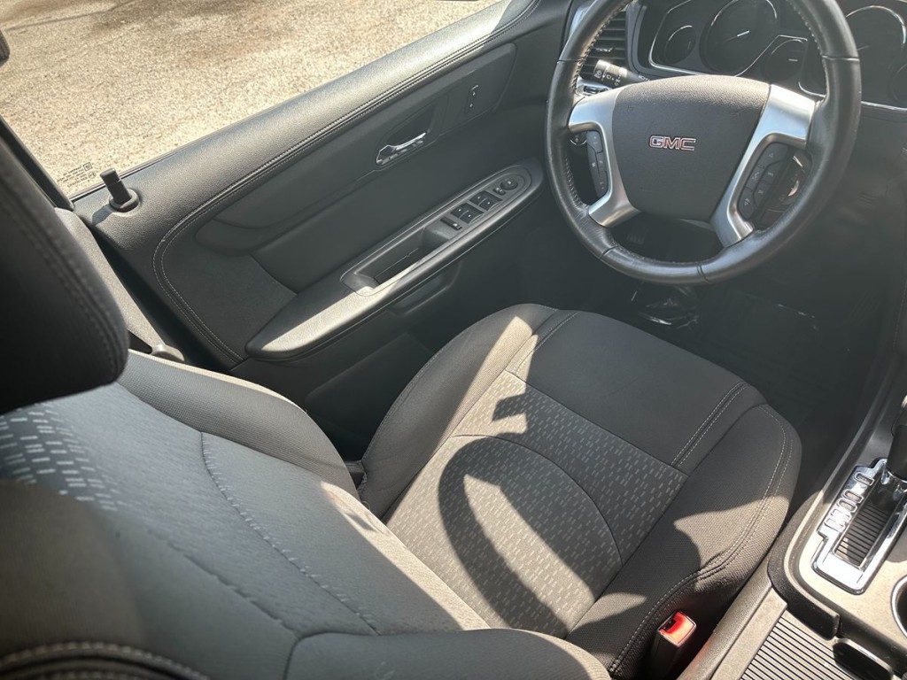 2016 GMC Acadia Image 11