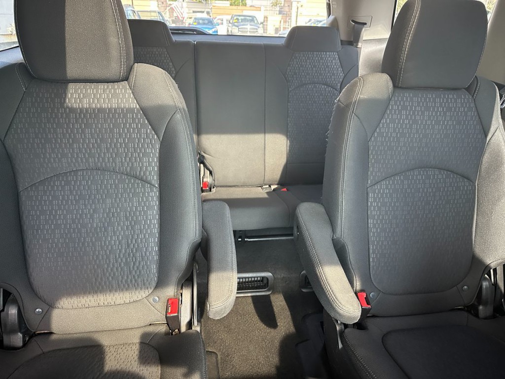 2016 GMC Acadia Image 25