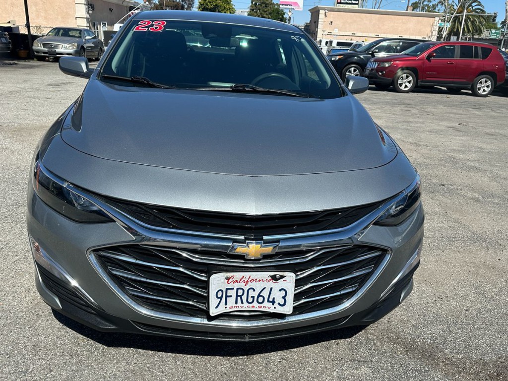 2023 Chevrolet Malibu Image 2