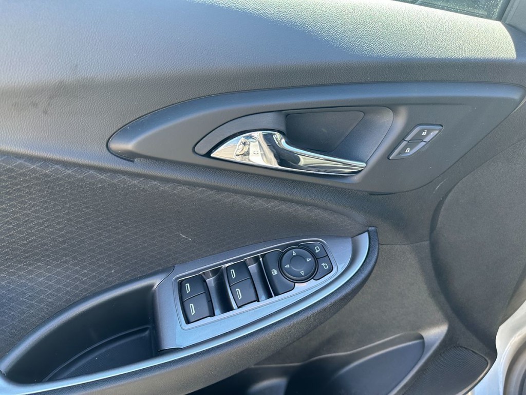 2023 Chevrolet Malibu Image 21
