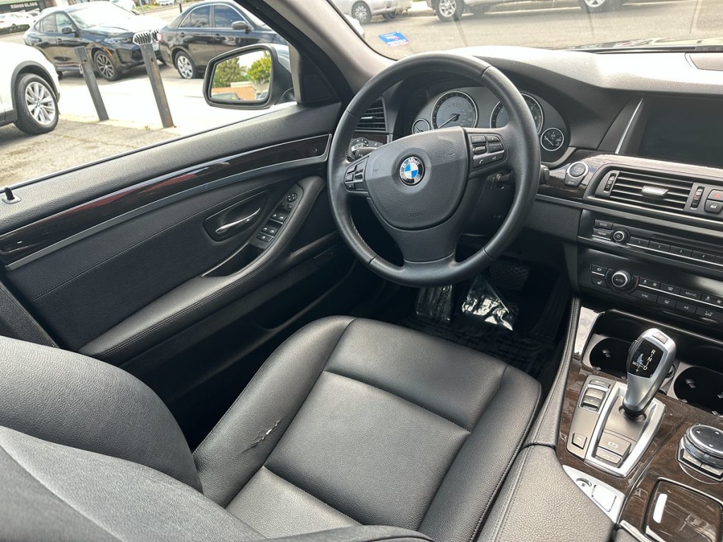 2014 BMW 5 Series Image 9
