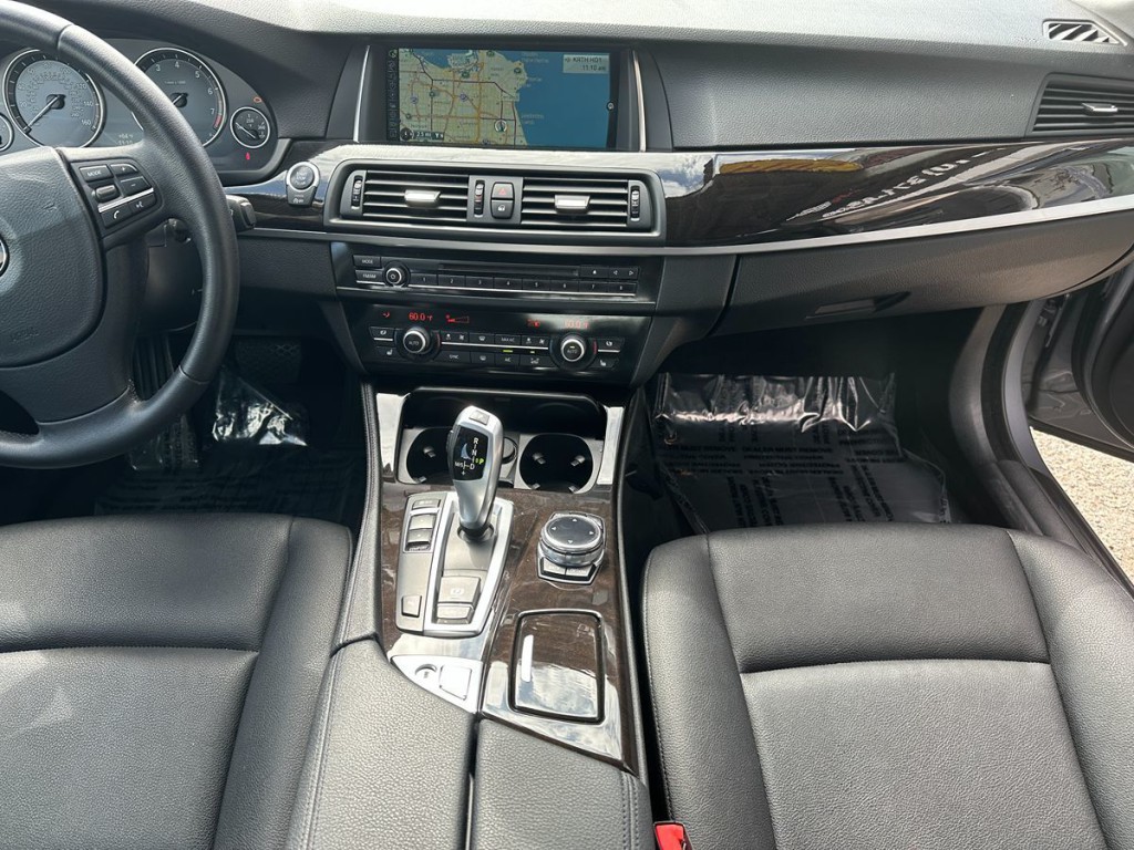 2014 BMW 5 Series Image 10