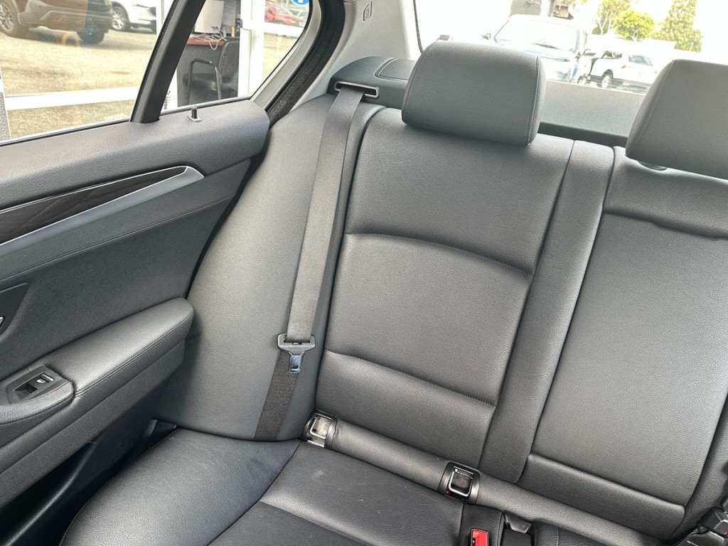 2014 BMW 5 Series Image 16