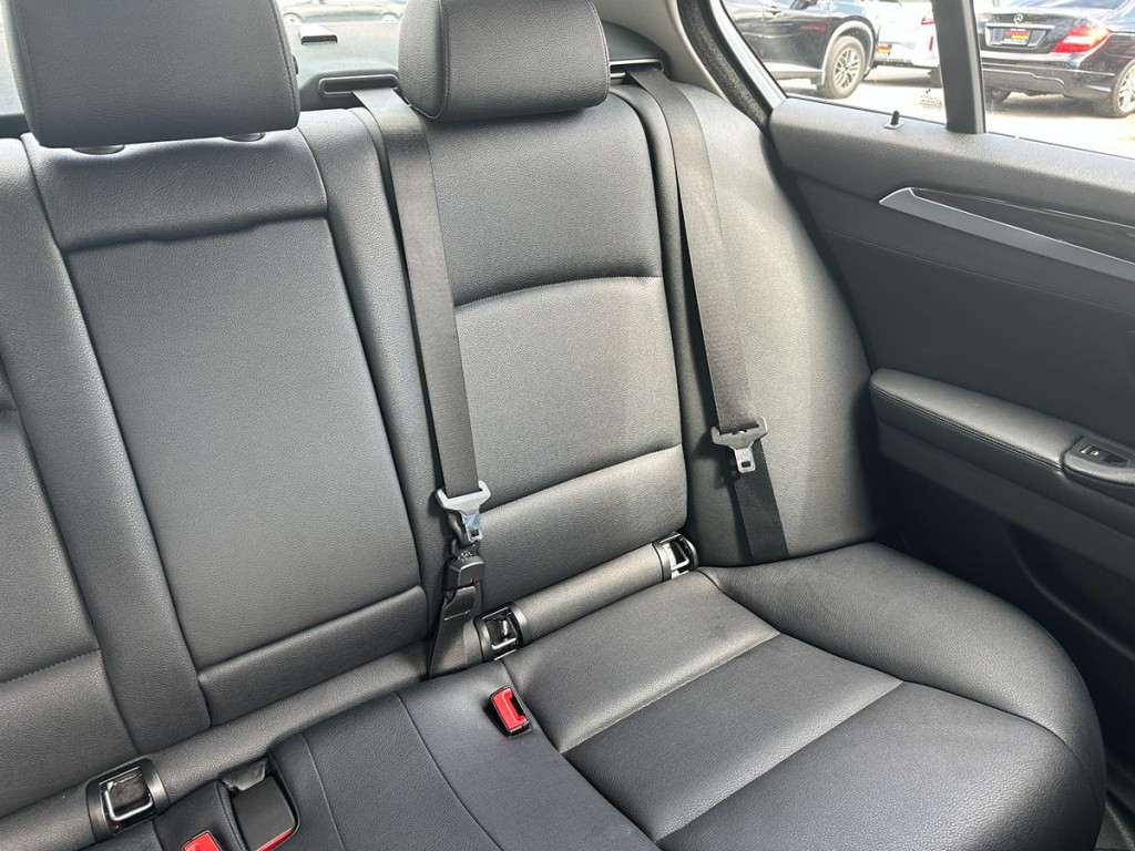 2014 BMW 5 Series Image 18