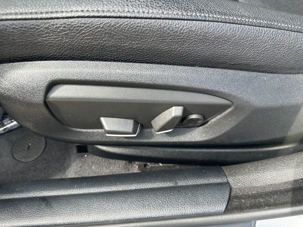 2014 BMW 5 Series Image 20