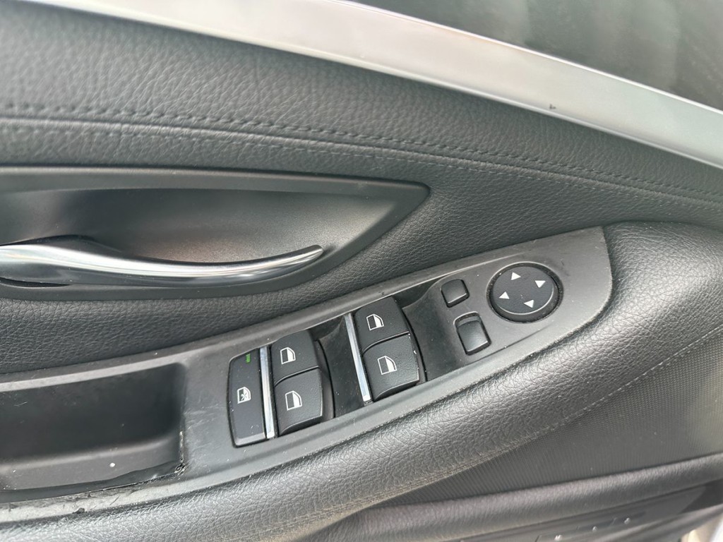 2014 BMW 5 Series Image 21