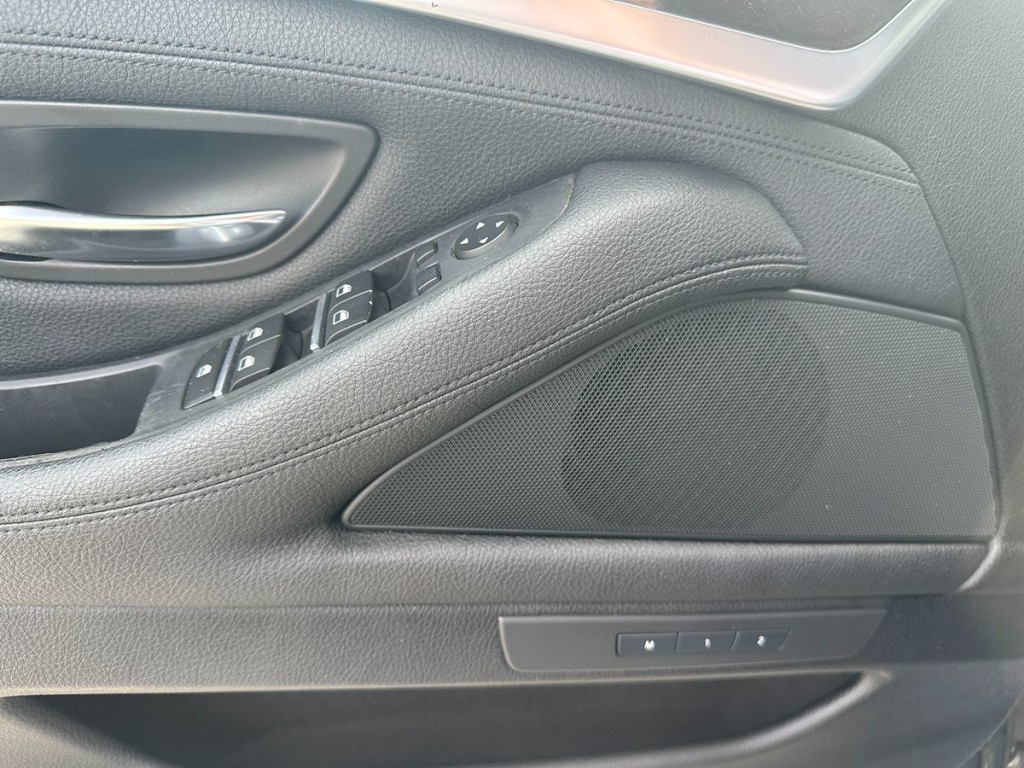 2014 BMW 5 Series Image 23